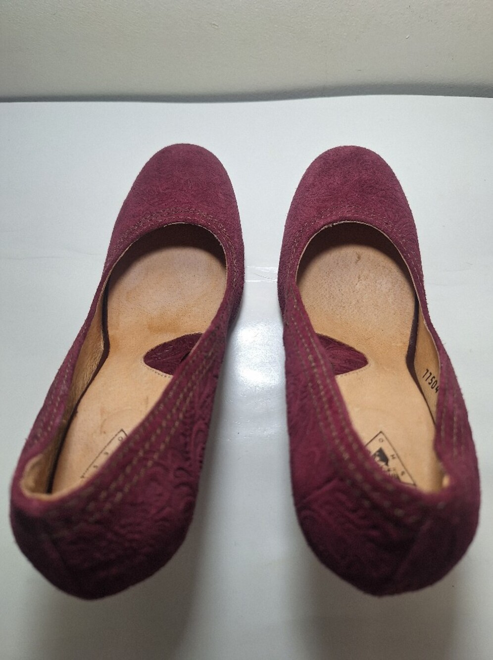 John Fluevog Paris Attentions Plum Baroque Suede Pumps 7.5 Rare Discontinued - Picture 7 of 10
